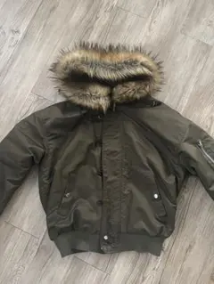 オリーブグリーン MA-1ジャケット ファー付き オリーブグリーン MA-1ジャケット ファー付き