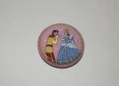 ディズニー　刺繍缶バッチ　シンデレラ