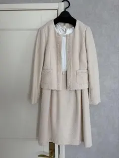 ピンクベージュ ワンピーススーツ