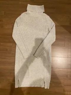 トミーヒルフィガー　グレー　ニットワンピース