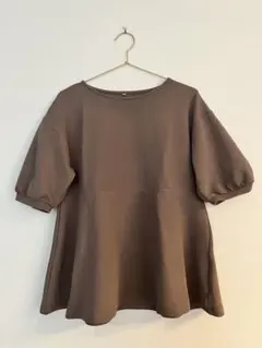 美品　しまむら　ペプラムトップスのサムネイル