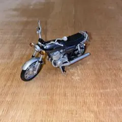 Kawasaki 750SS MACH IV ミニチュアバイクのサムネイル