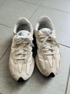New Balance U327L0 ホワイト/ベージュ スニーカー