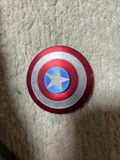 新品 キャプテン・アメリカ 缶バッジ 盾 シールド アイアンマン