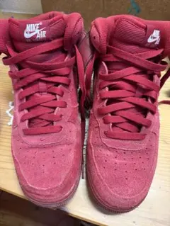 Nike Air スウェード レッド ハイカットスニーカー