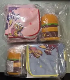 マクドナルド福袋2026年　ピンク、ブルー