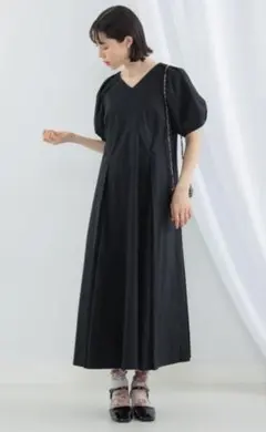 Ray BEAMS ランタンスリーブ Vネック ワンピースのサムネイル