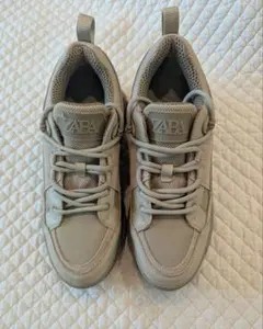 ZARA　スニーカー