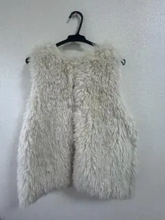 （限定割引）アイボリー ファーフェイクベスト ノーカラー