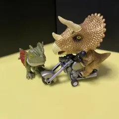 トリケラトプス バイクフィギュアセット