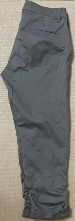 INDIVI クロップドパンツ グレージュのサムネイル