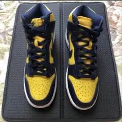 NIKE DUNK HI SP “MICHIGAN”のサムネイル