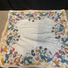 ディズニーキャラクターが描かれたレトロな雰囲気のヴィンテージハンカチ
