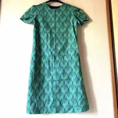 緑色の幾何学模様 半袖ワンピース 部屋着