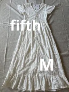 【新品】fifthコットンレースVラインワンピースホワイトMのサムネイル