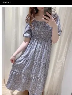 花柄シャーリングティアードワンピース