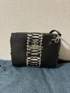 希少！Vivian Westwood クロコ型押し　ショルダーバッグ　ブラックのサムネイル