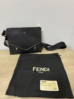FENDI バグズ　ショルダーバッグのサムネイル