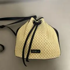 FURLA ショルダーバッグ 巾着型 ストロー素材