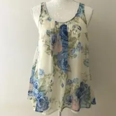 対象商品3点で2000円❤️19. 花柄　タンクトップ 白