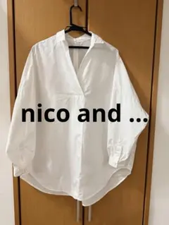 異形　後ろボタン　ホワイトシャツ　ブラウス　オーバーサイズ　ワンコイン