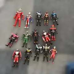 まとめて15体　ヒーロー色々詰め合わせ！ウルトラマン　画面ライダー 戦隊ヒーロー