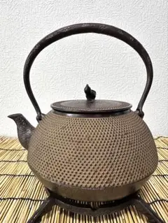 新品、未使用品 菊池保寿堂造 12型アラレ 南部鉄瓶 南部鉄器 鉄瓶