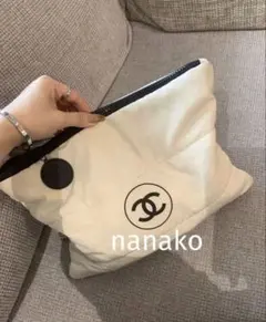 CHANEL ナイロンポーチ　白
