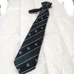 成形済ネクタイ　　グリーン系ストライプ柄
