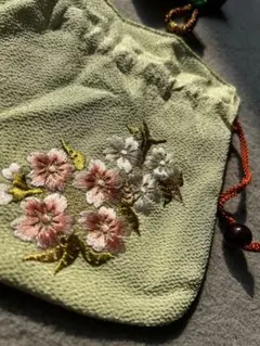 京都　井澤屋　ミニ巾着　ちりめん刺繍　桜柄