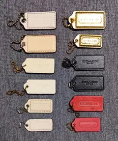 傷や汚れが目立ちます。 coach キーホルダー チャーム - メルカリ