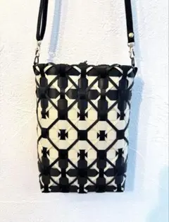 PPバンドバック、プラカゴ、ショルダーバック、かごバッグ　黒×ベージュ