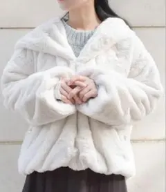 axes femme ファージャケット フェイクファー フード付き