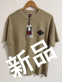半額！新品タグ付き　TOMMY JEANS ベージュ Tシャツ