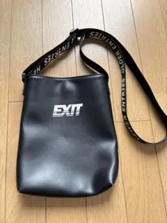 ショルダーバッグ 黒BROWNY