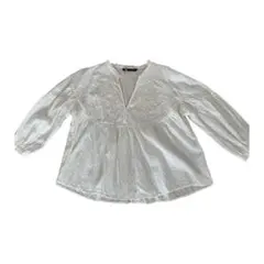 ZARA刺繍ブラウス　美品