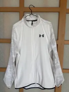 UNDER ARMOUR ホワイト カモフラージュ アウター MD　Mサイズ