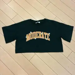 【WEGO】 ロゴプリントTシャツ　五分袖ぐらいクロップド丈　ダークグリーン Sのサムネイル