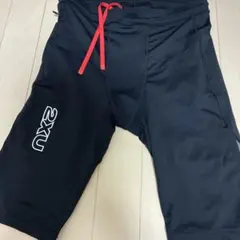 2XU 黒 タンクトップ & ショートパンツ セット 2XU 黒 タンクトップ & ショートパンツ セット - メルカリ