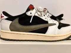 トラヴィススコット×ナイキ ウィメンズエアジョーダン1ローOGミディアムオリーブ