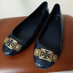 TORY BURCH ラバー フラットシューズ ネイビーのサムネイル