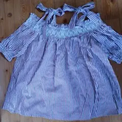 マジェスティックレゴンのオフショルダー