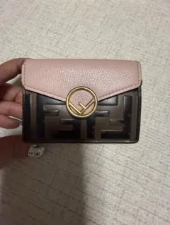 Fendi 三つ折り財布 ピンク