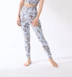 emi yoga】AYA YOGAボタニカル柄レギンス - メルカリ