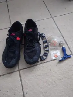 asics スパイク・シューズ ブラック