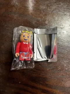 BE@RBRICK SERIES 50 ベアブリック　オサムグッズ