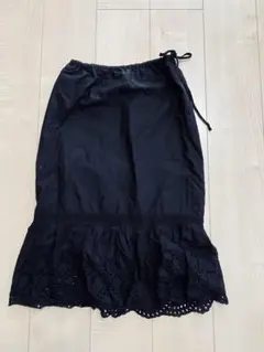 組曲　カットレース ロングスカート ブラック ウエスト紐付き　Mのサムネイル