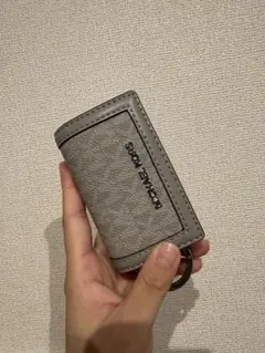 MICHAEL KORS グレー キーケース