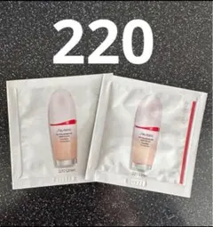 SHISEIDO 資生堂 エッセンス スキングロウ ファンデーション 220