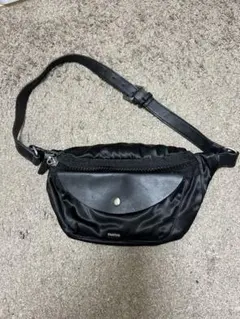 LeSportsac エッセンシャル ベルトバッグ ブラック - メルカリ